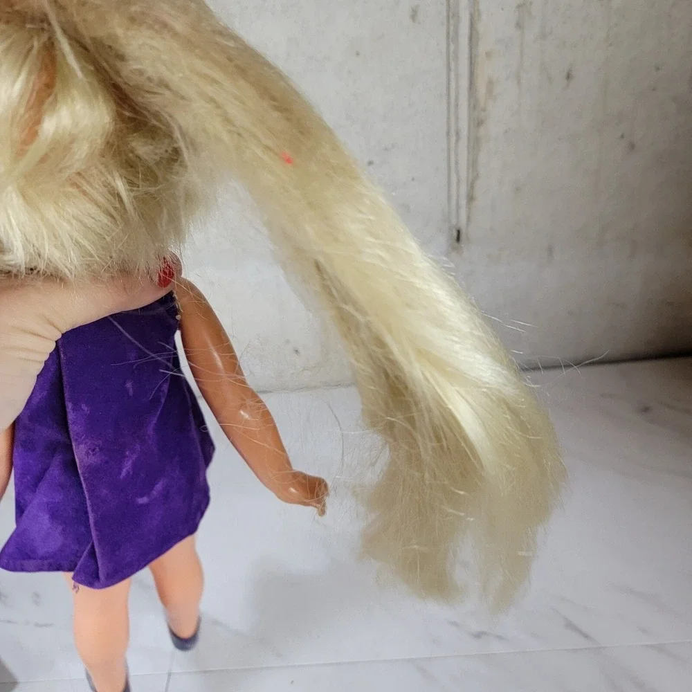 Vtg 1970s Ideal Crissy Family‎ Cousin Velvet With Original Dress Purple Damaged